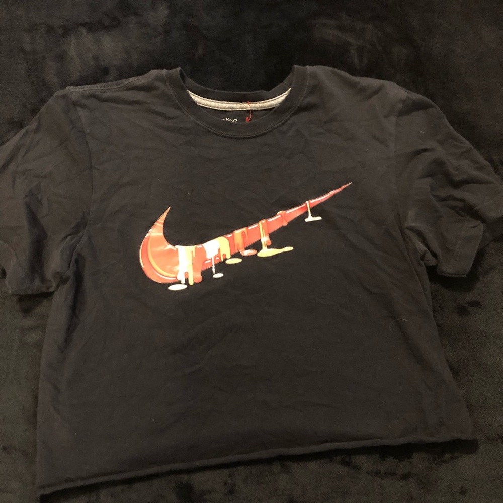 Cropped Rare Vintage Nike Dripping Swoosh